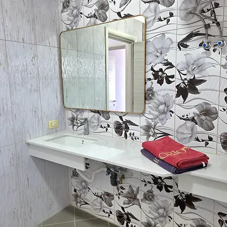 Lägenhet Sea View Two Bedroom 101 *