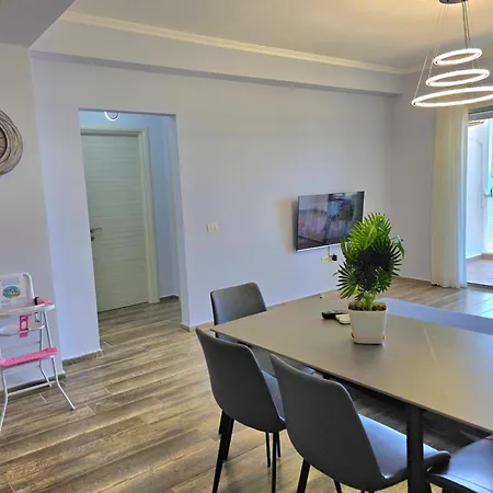 Lägenhet Sea View Two Bedroom 101 *