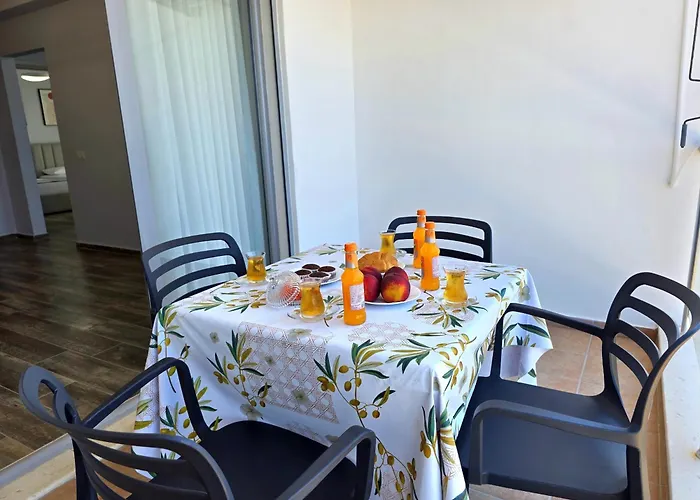 Sea View Two Bedroom 101 *